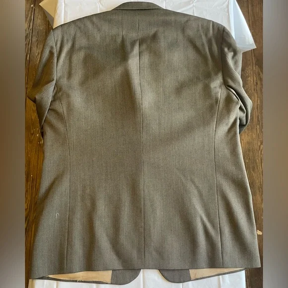 J. Ferrar Brown Blazer and Slacks for Men. Slacks Size 36 x 32. Blazer Size XL.